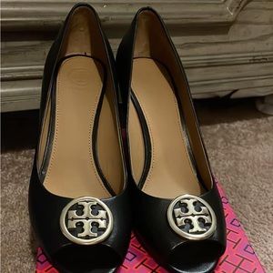 Tory Burch Benton Logo Peep Toe Wedges